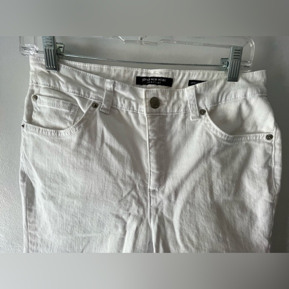 JONES NEW YORK SIGNATURE DENIM KENSINGTON CAPRI PANTS IN WHITE LADIES SIZE 8 - Picture 8 of 10